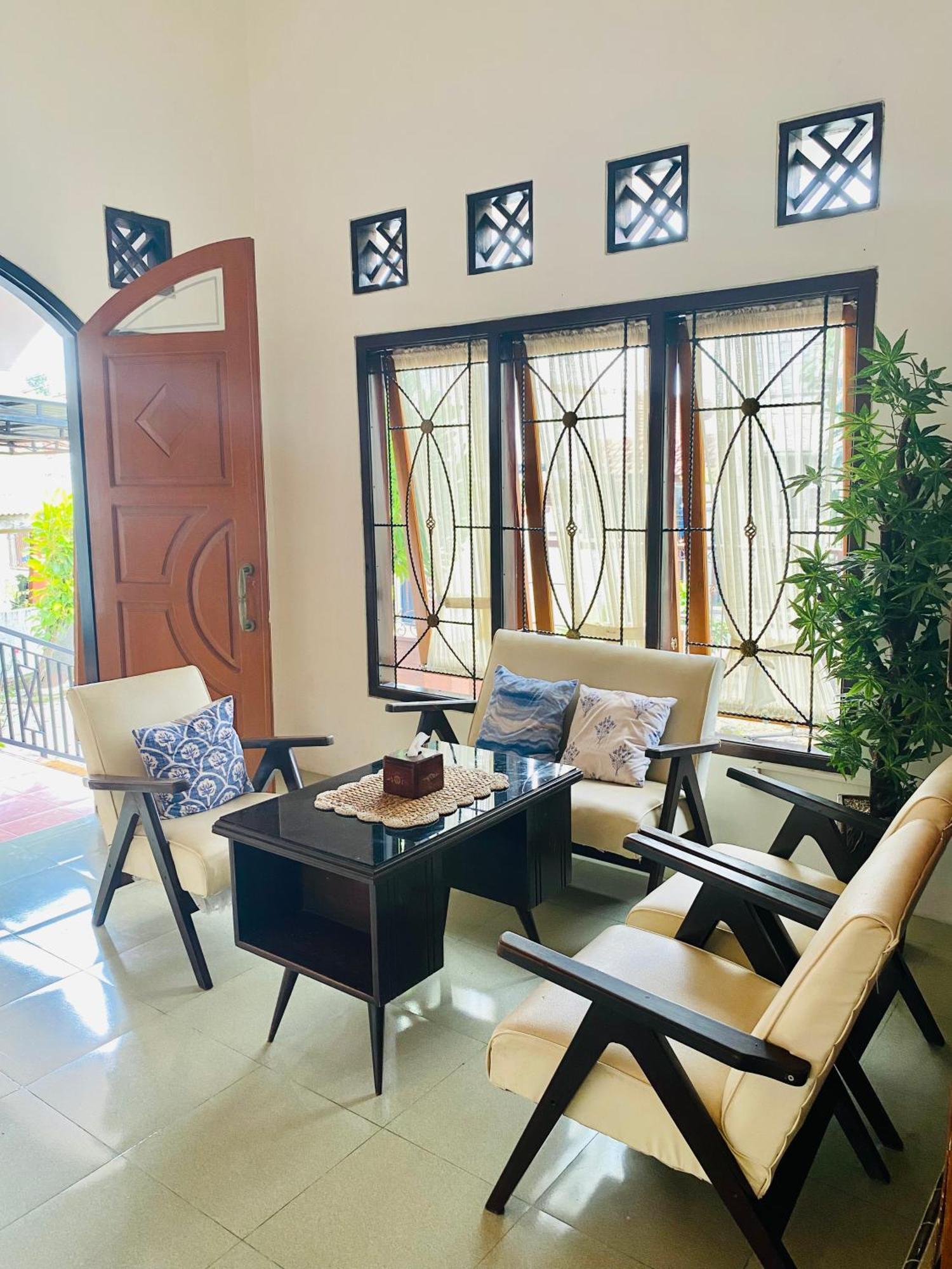 A Pousada Zzz Banyuwangi  Exterior foto