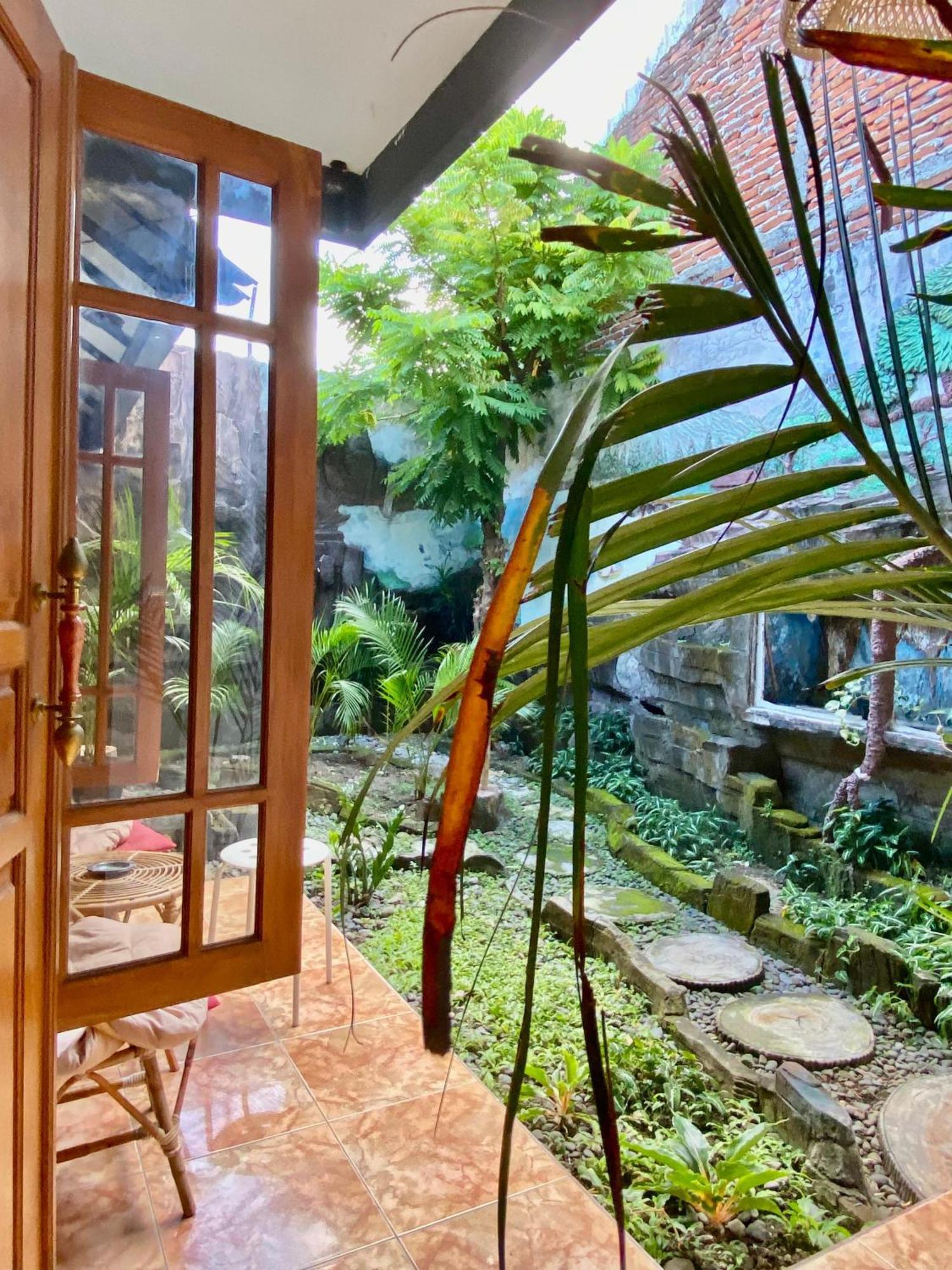 A Pousada Zzz Banyuwangi  Exterior foto